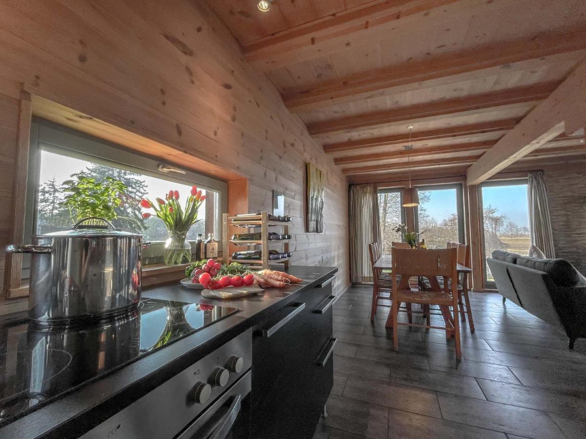 Traumhaff Kuestenchalets - Einzigartige Chalets An Der Ostsee. Ganz Aus Laerchenholz Mit Kamin Und Sauna Vogelsang-Warsin Екстер'єр фото