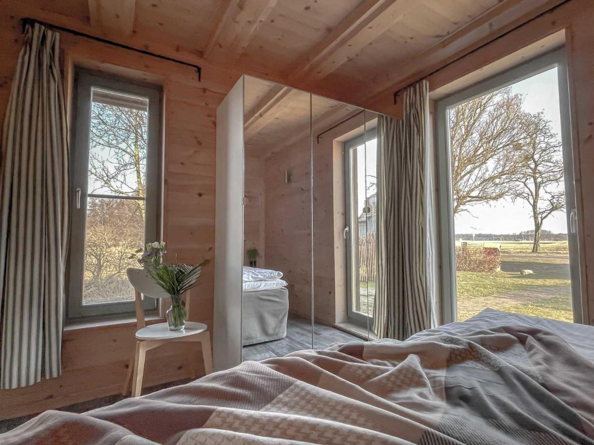 Traumhaff Kuestenchalets - Einzigartige Chalets An Der Ostsee. Ganz Aus Laerchenholz Mit Kamin Und Sauna Vogelsang-Warsin Екстер'єр фото