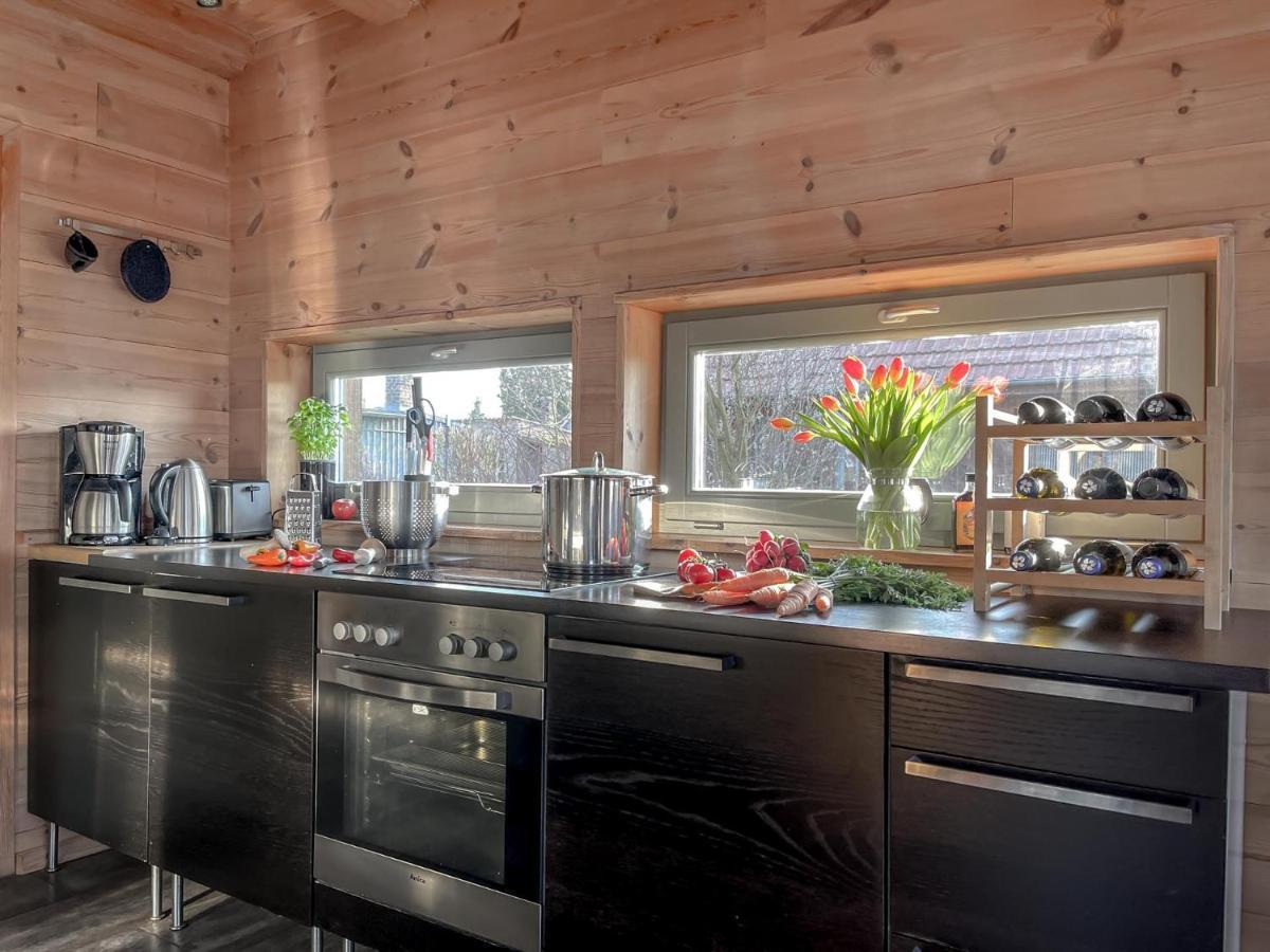 Traumhaff Kuestenchalets - Einzigartige Chalets An Der Ostsee. Ganz Aus Laerchenholz Mit Kamin Und Sauna Vogelsang-Warsin Екстер'єр фото